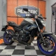 Yamaha XJ6 naked grafite com aros azuis, vista lateral