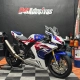 Honda CBR Fireblade tricolor branca, azul e vermelha