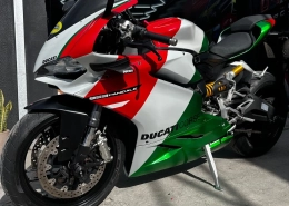 Ducati 959 Panigale tricolor branca, vermelha e verde