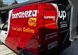 Fiat Fiorino vermelha com envelopamento Barateza.com