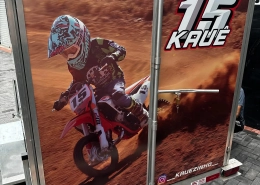 Traseira de carretinha baú com impressão do piloto motocross 15 Kauê