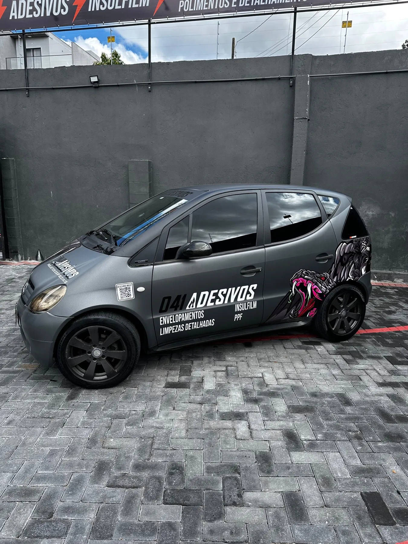 Mercedes Classe A cinza fosco plotado 041 Adesivos com arte impressa