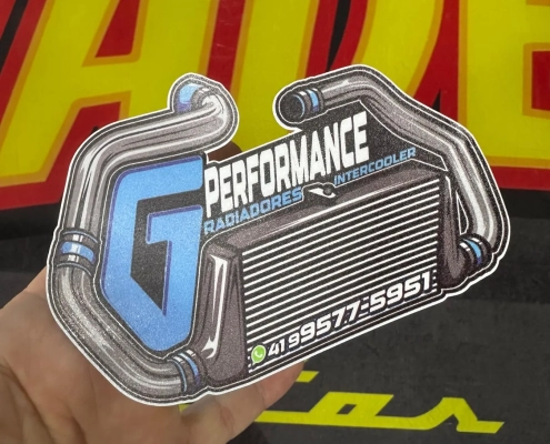 Adesivo recortado GT Performance de radiadores e intercooler na mão