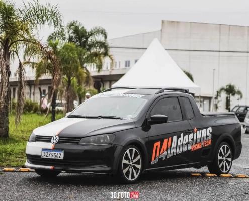 Volkswagen Saveiro 041 Adesivos Racing Team em evento automotivo
