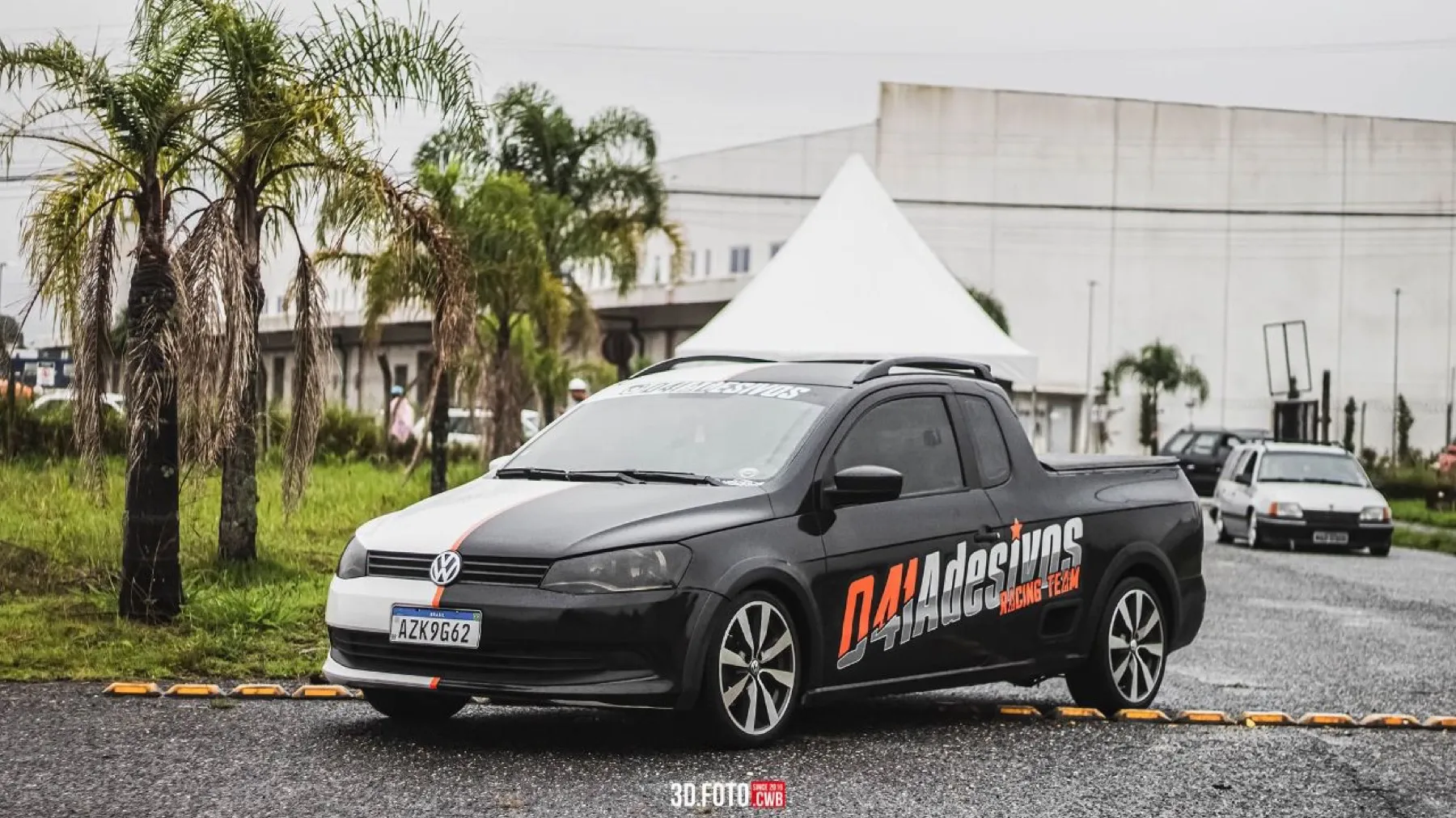 Volkswagen Saveiro 041 Adesivos Racing Team em evento automotivo