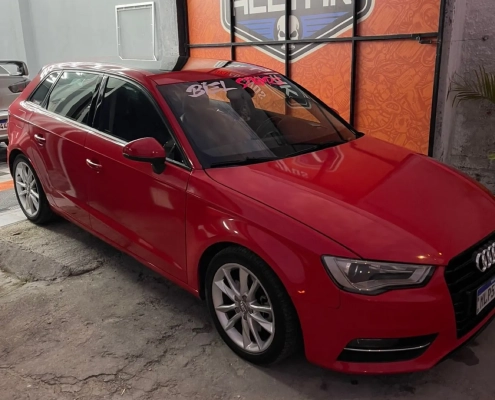 Audi A3 Sportback vermelho na loja da 041 Adesivos
