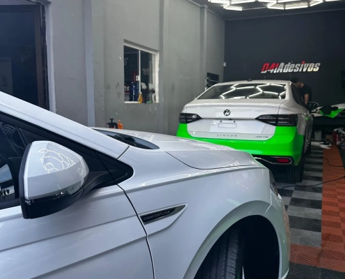 VW Virtus de frota do Paraná em produção no box da 041 Adesivos