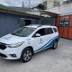 Chevrolet Spin do trânsito plotada em branco e azul