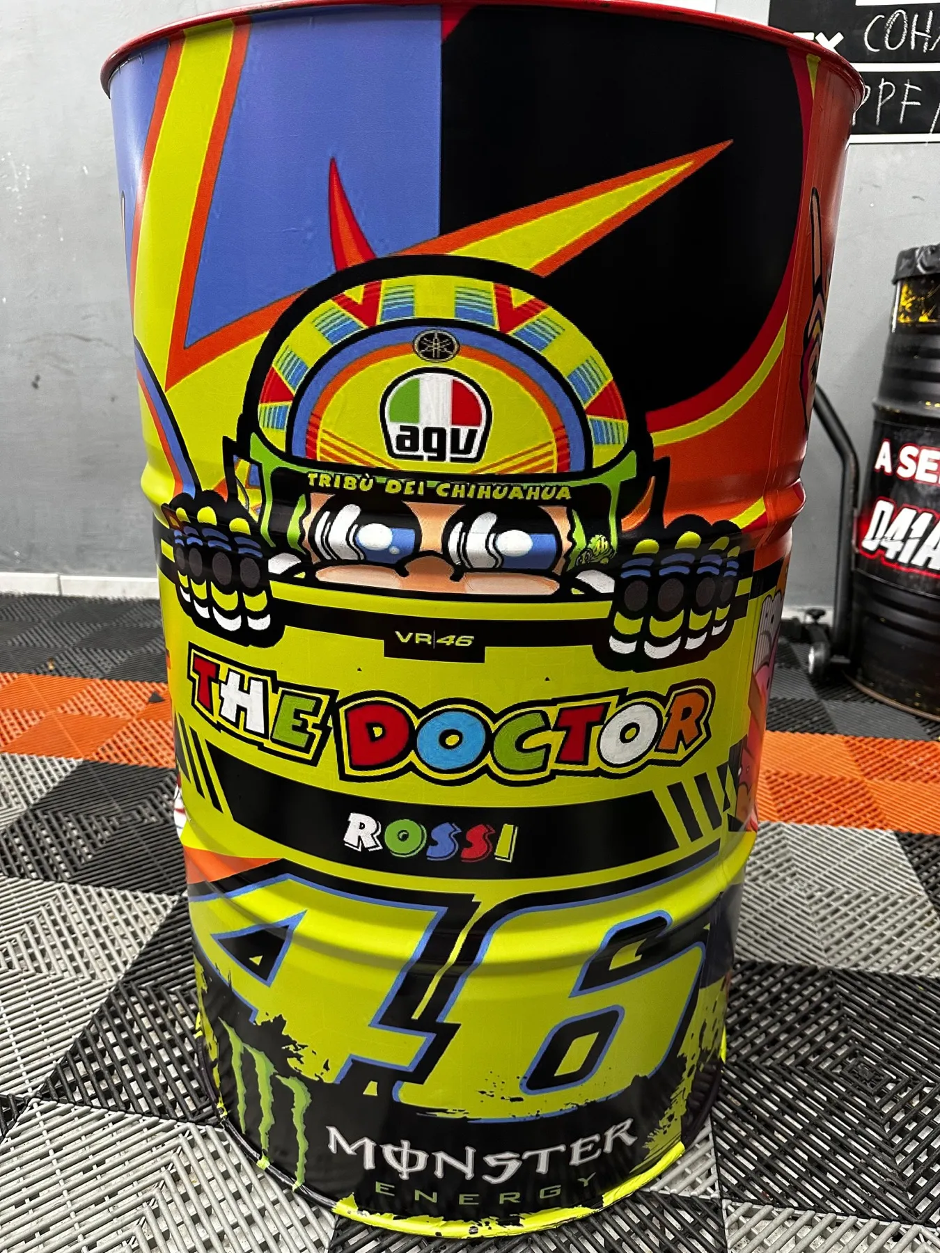 Tambor de 200 litros envelopado tema Valentino Rossi VR46