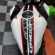 Tanque de Honda CB 500F com faixa efeito carbono