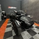 Can-Am Spyder envelopado em preto fosco