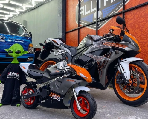 BMW GS 1250 com número de competição 131 Transitalina 2023
