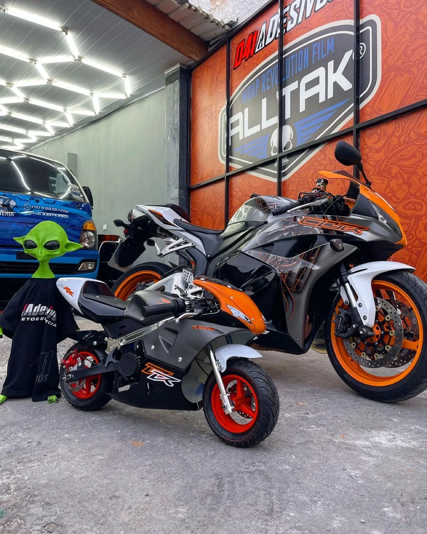 BMW GS 1250 com número de competição 131 Transitalina 2023
