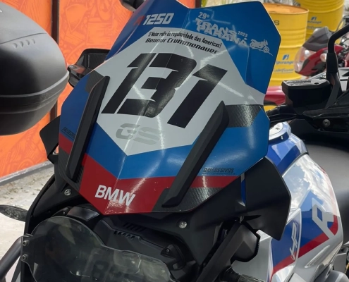 BMW R1200 GS preta fosca com grafismo laranja Adrenalina Motos