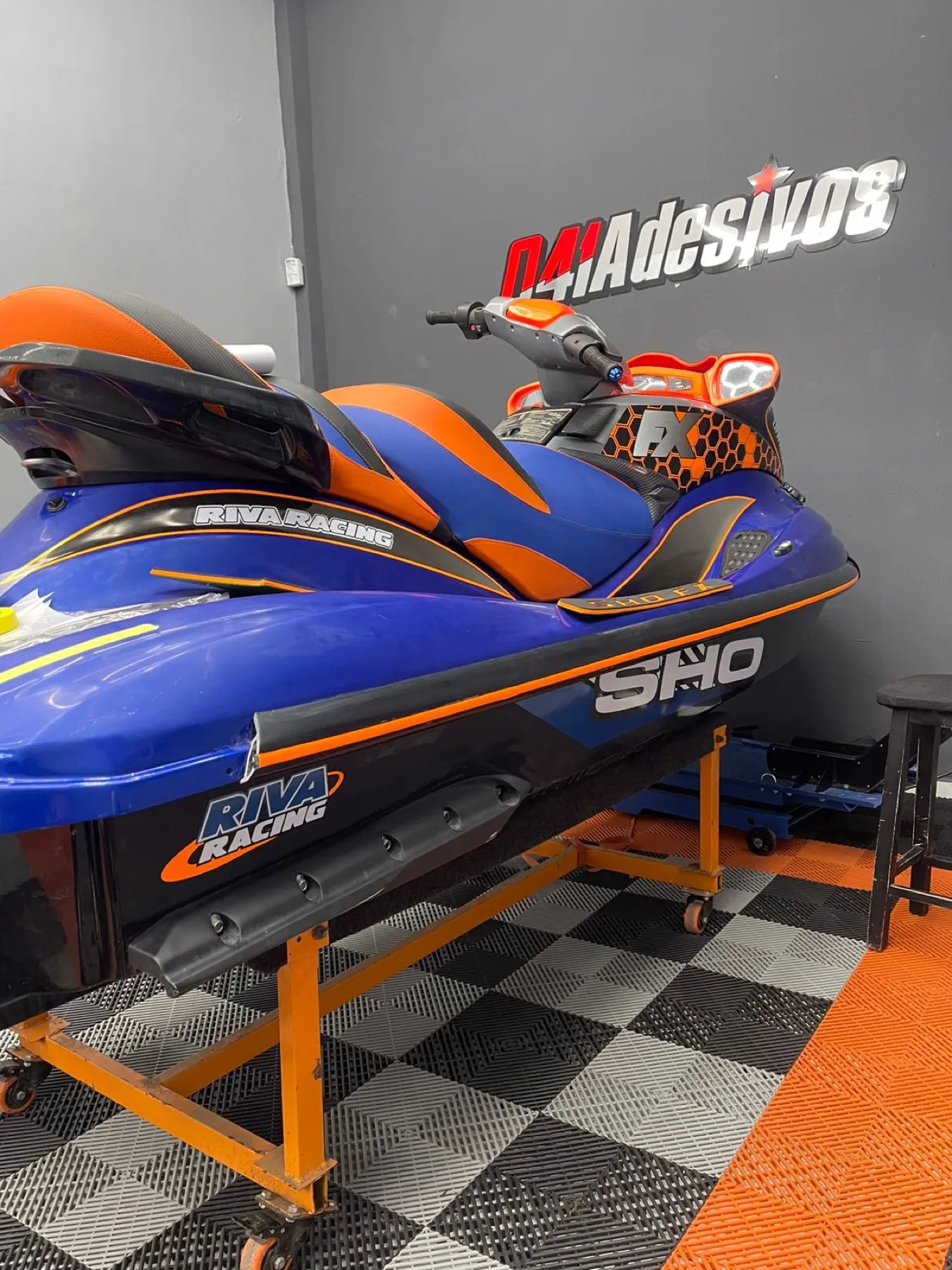 BMW S1000RR com grafismo nas cores M na loja 041 Adesivos